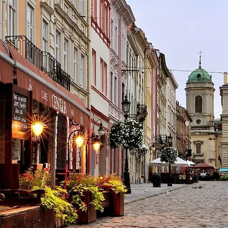 Apartment Large & Modern Flat With Balcony In Heart Of Lemberg