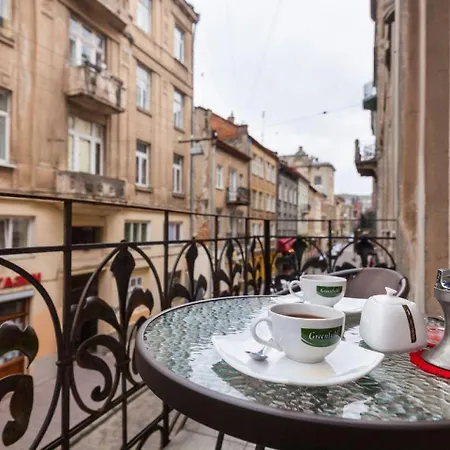 Large & Modern Flat With Balcony In Heart Of Lemberg