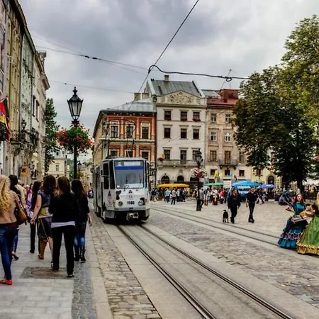 Apartment Large & Modern Flat With Balcony In Heart Of
