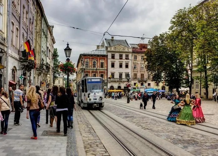 Apartment Large & Modern Flat With Balcony In Heart Of
