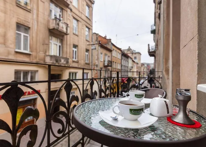 Large & Modern Flat With Balcony In Heart Of Lwów