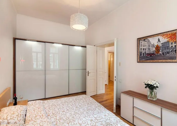 Large & Modern Flat With Balcony In Heart Of شقة *