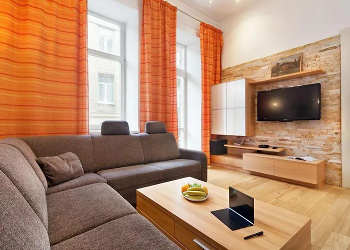 Large & Modern Flat With Balcony In Heart Of شقة إلفيف